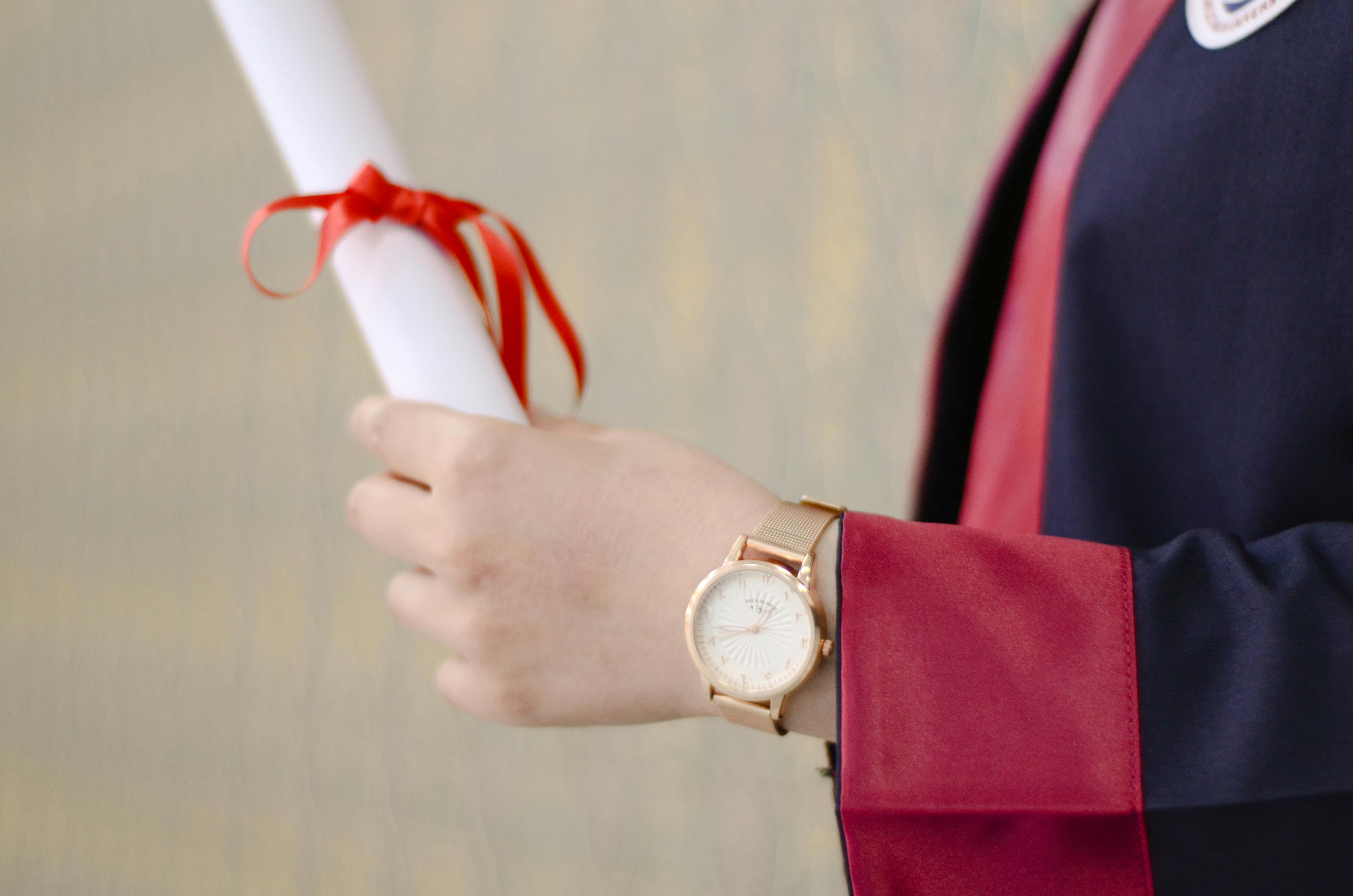 How to Choose the Right Certification Course: A Comprehensive Review